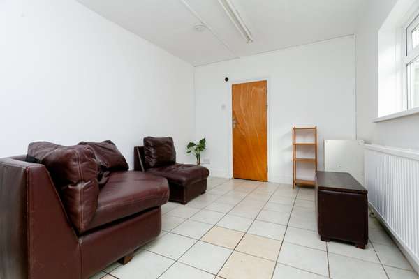 House Lyal Road in Greater London