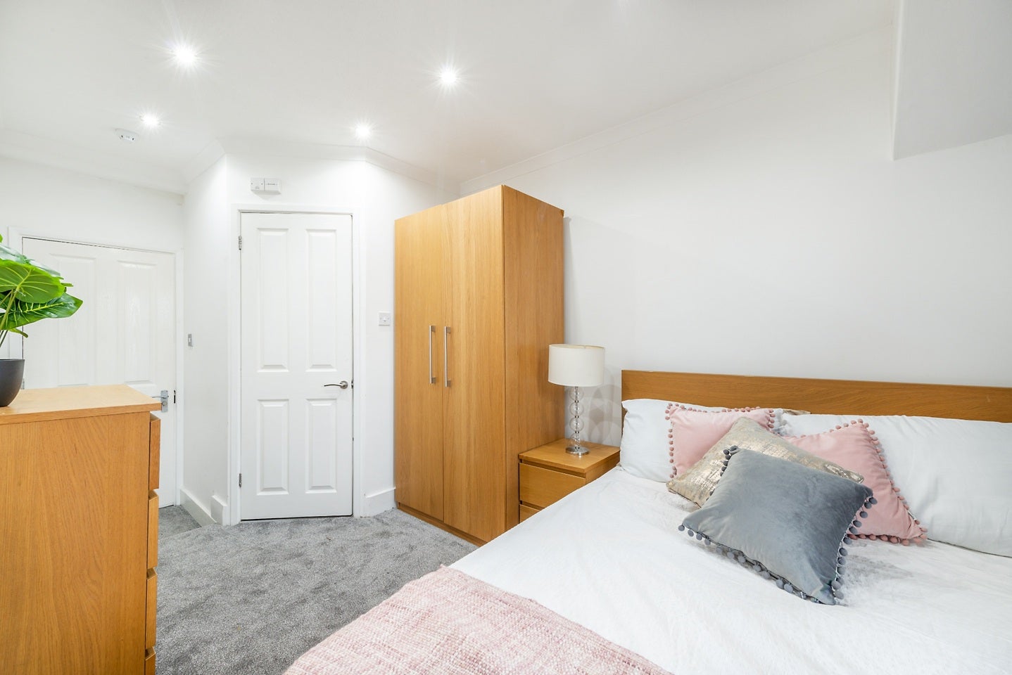 Room Staines Road in Greater London