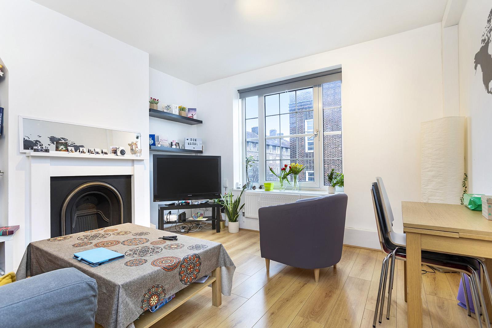 Flat Magee Street in Greater London