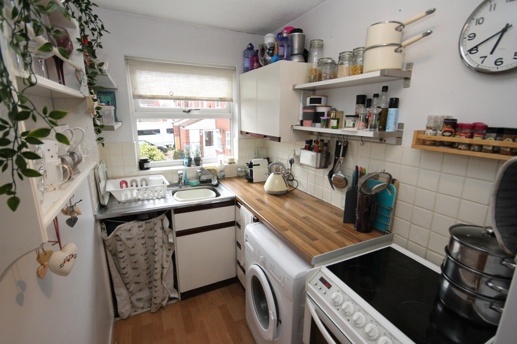 Flat Sudgrove Close in Worcester