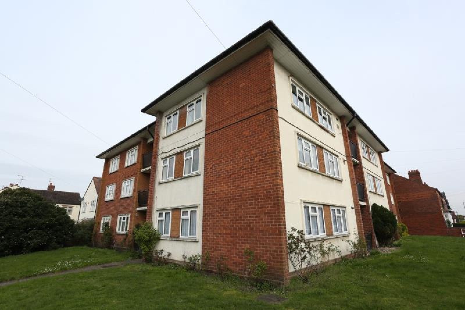 Flat Wesson Gardens in Halesowen