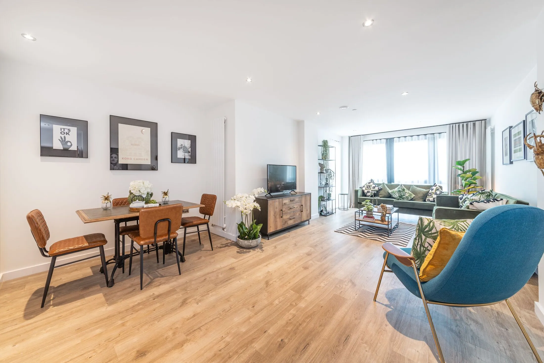 Flat Gloucester Avenue in Greater London