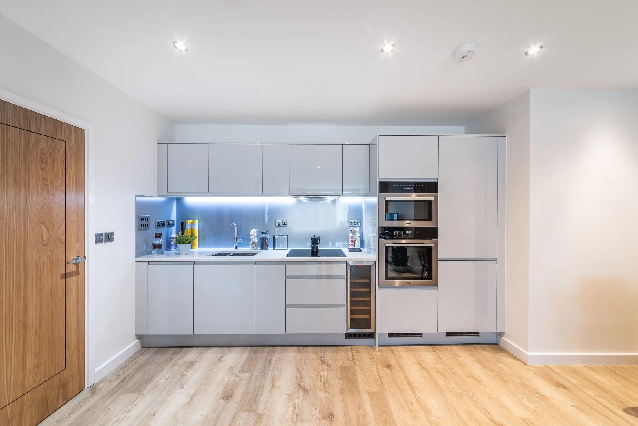 Flat Gloucester Avenue in Greater London