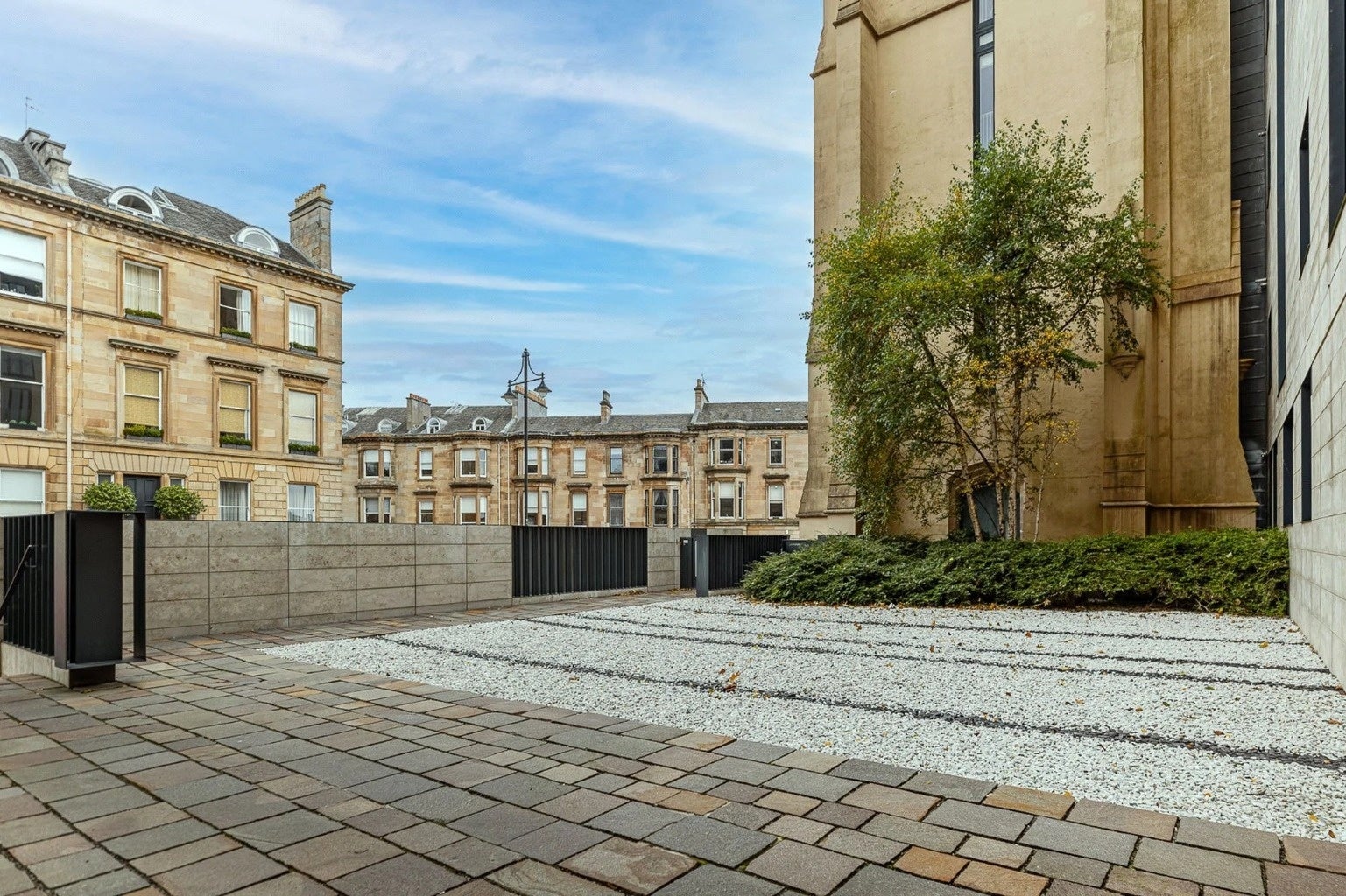 Flat Park Circus Place in Glasgow