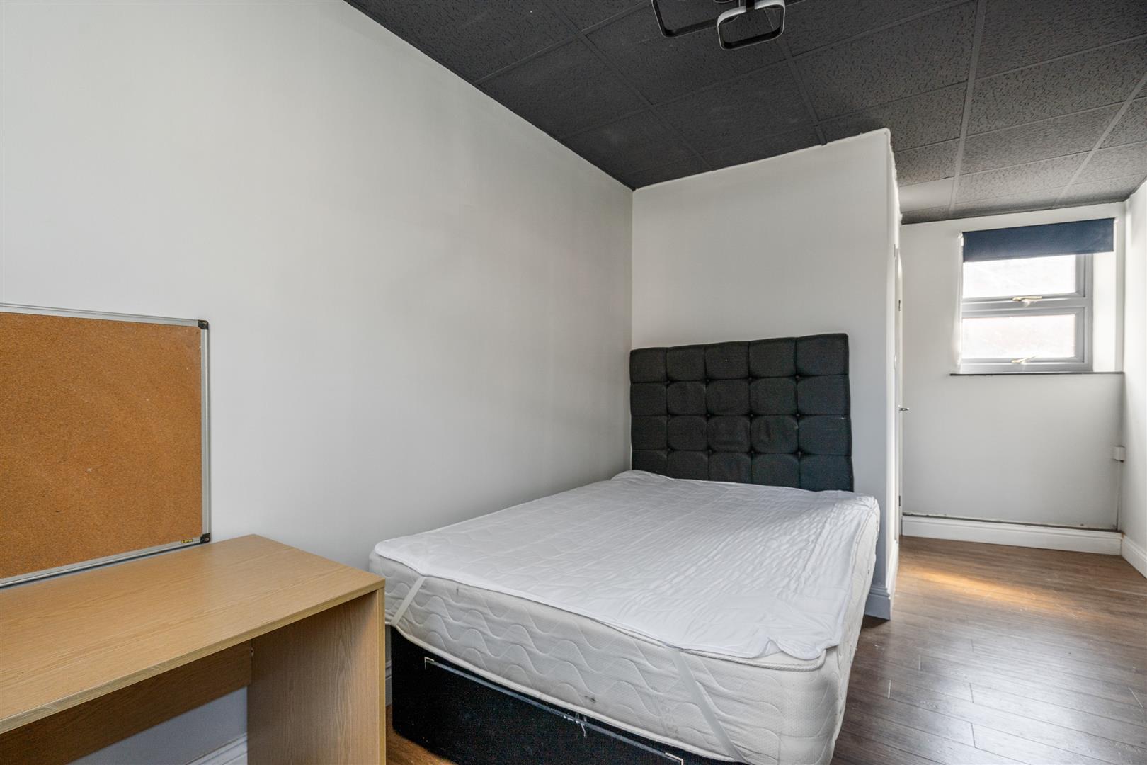 Room Gordon Street in Coventry
