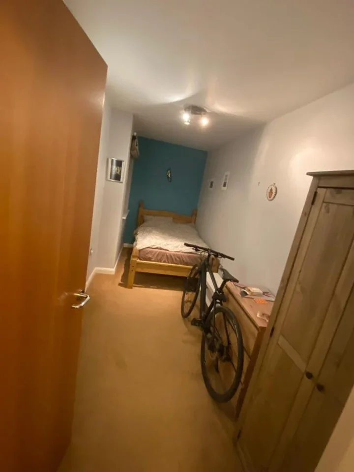 Room Peterborough Road in Greater London