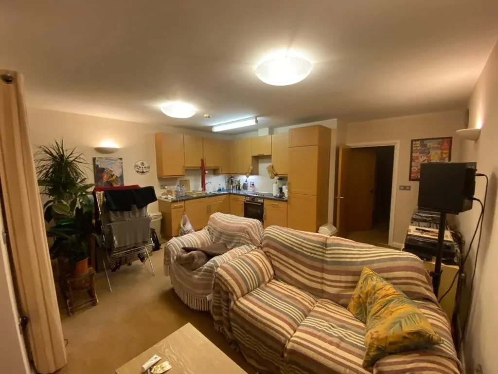 Room Peterborough Road in Greater London