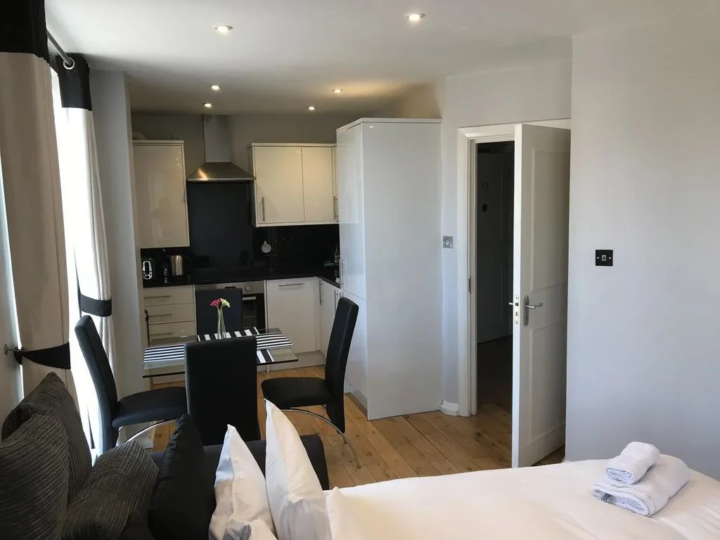 Flat Prince of Wales Drive in Greater London