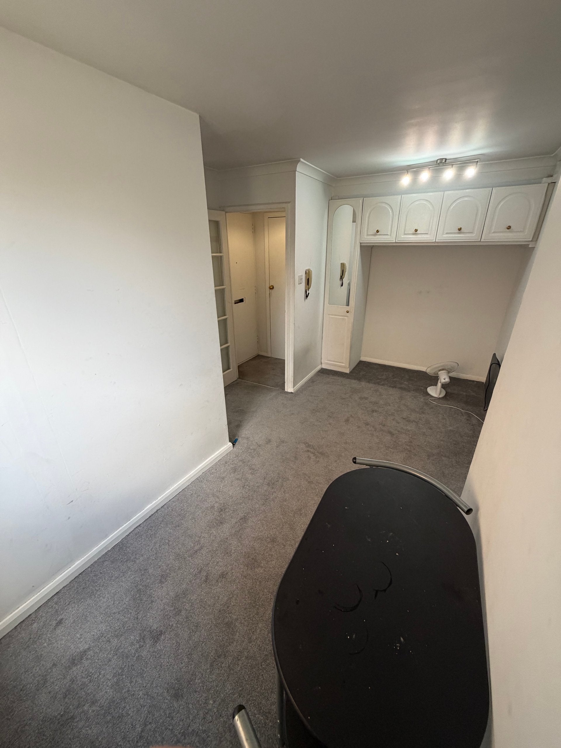 Flat Vignoles Road in Greater London
