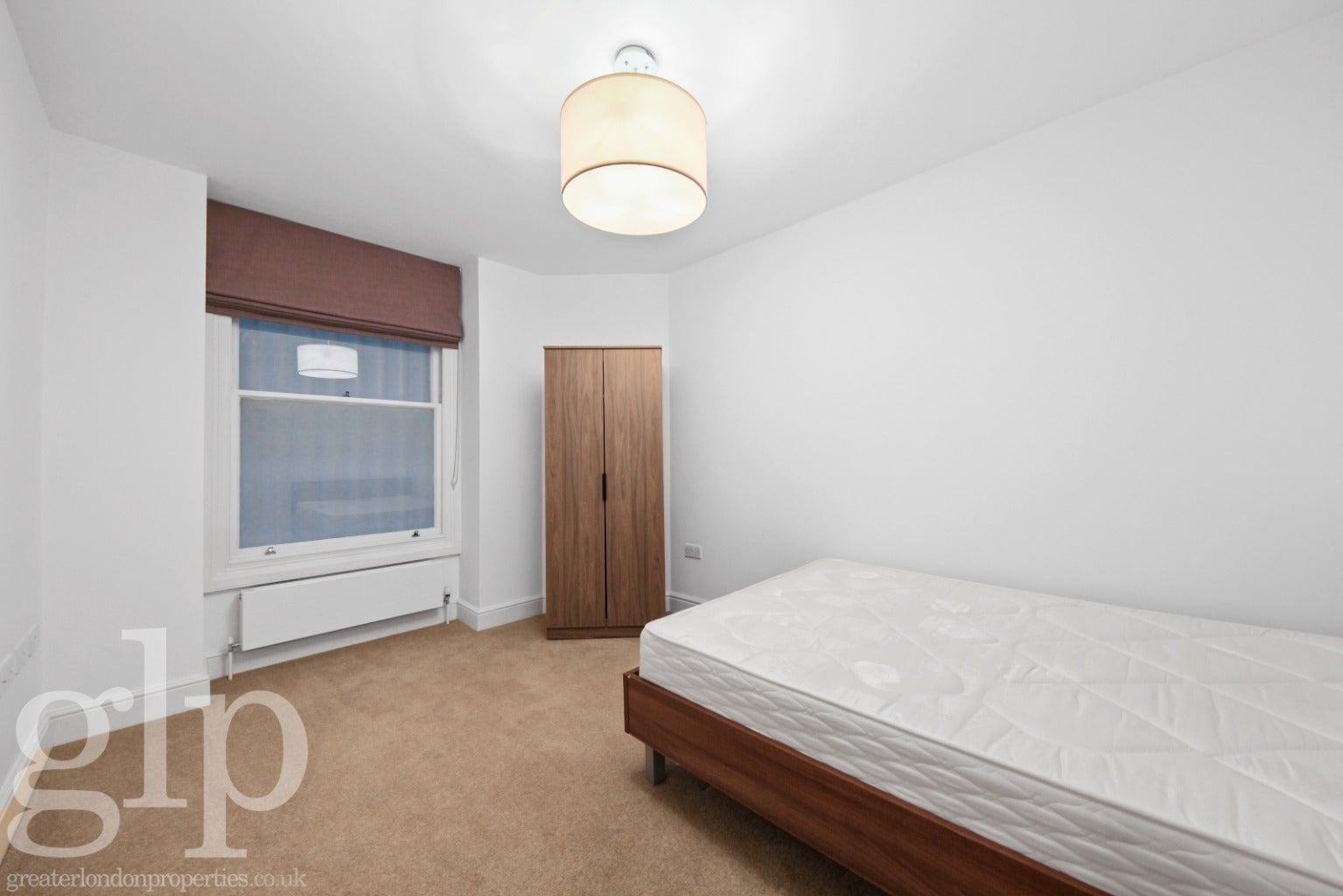 Flat Ridgmount Gardens in Greater London