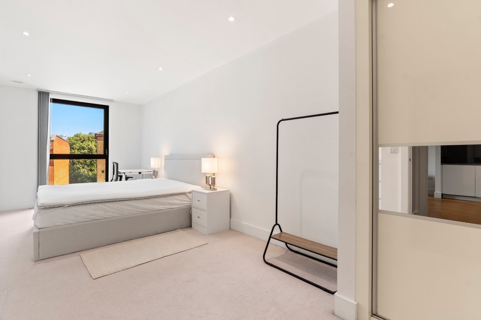 Flat Woodfield Road in City of Westminster