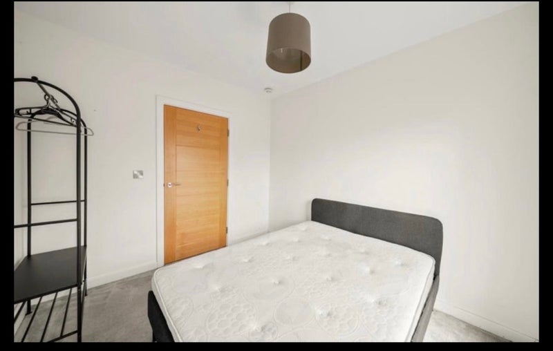 Room Copley Close in Greater London