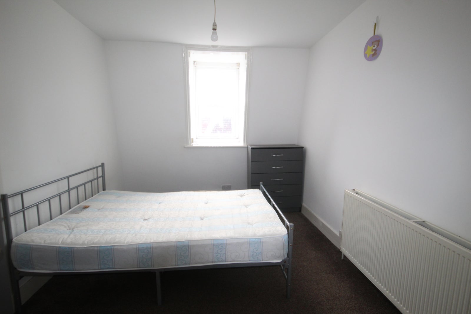 Flat Craven Park Road in Greater London