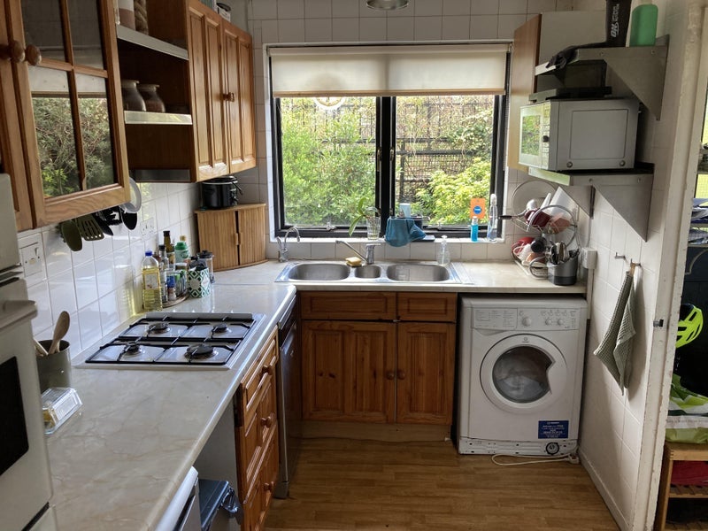 Room Warwick Road in Greater London
