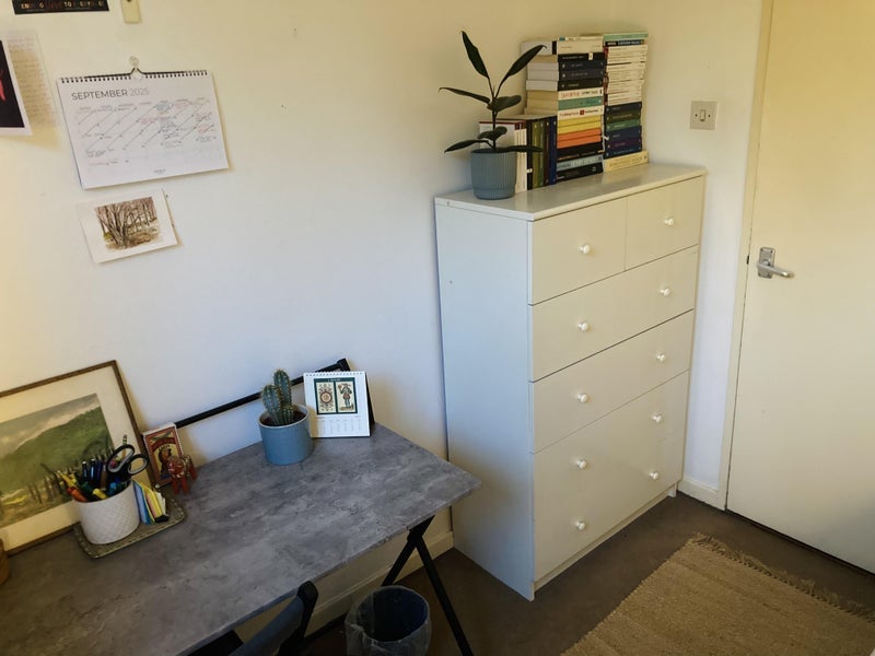 Room Warwick Road in Greater London