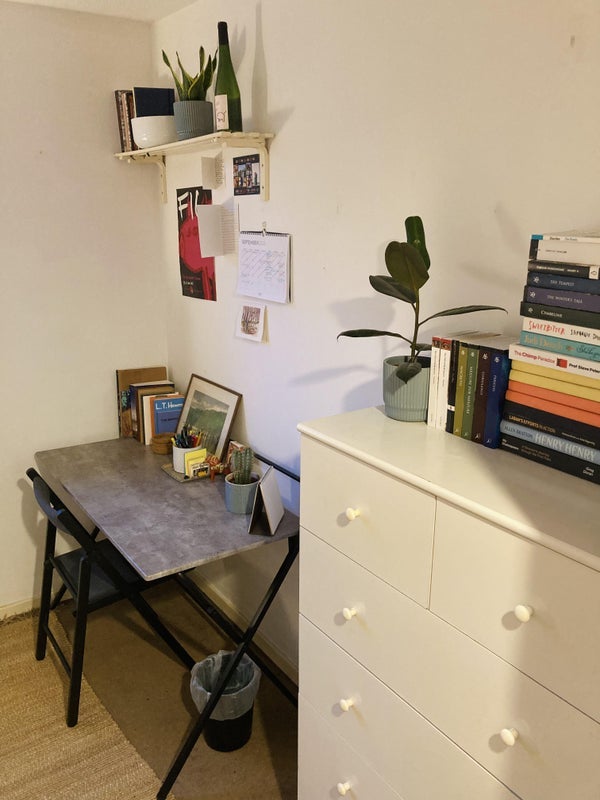 Room Warwick Road in Greater London