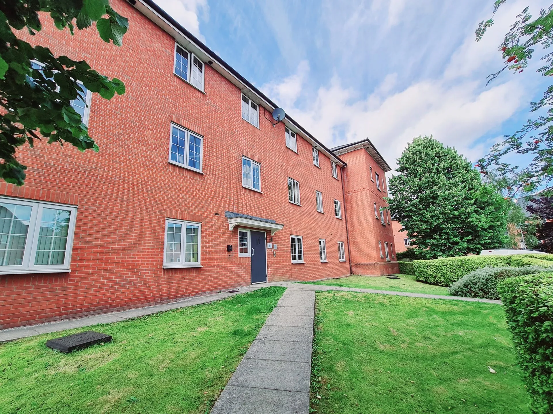 Flat Brathey Place in Bolton