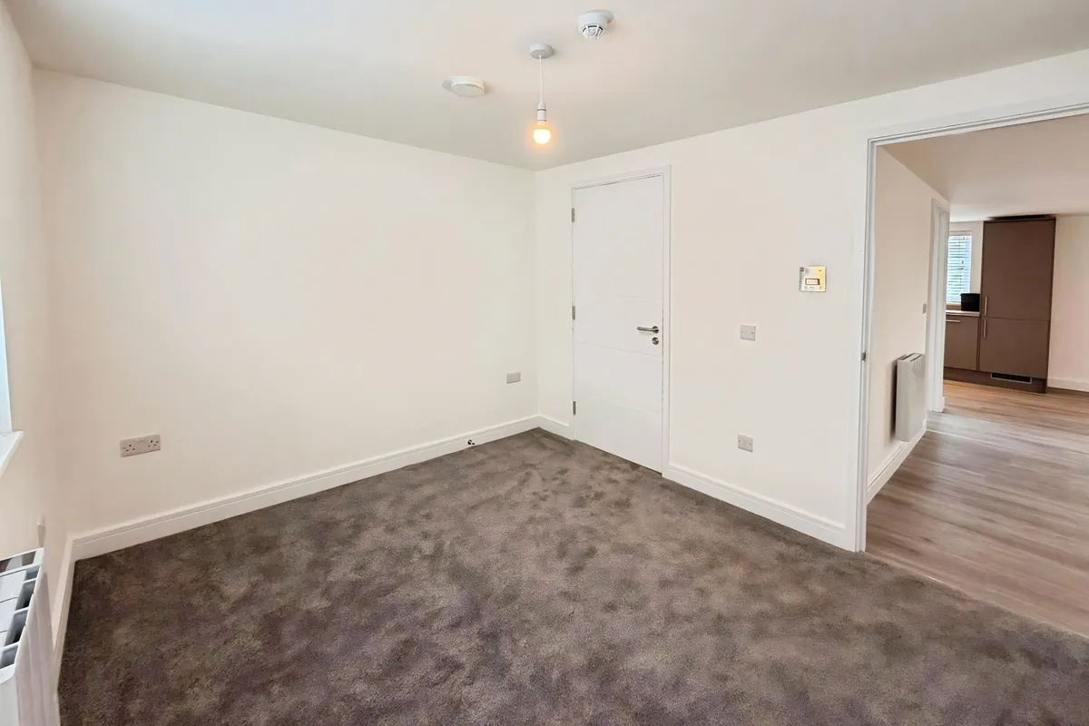 Flat Swain Court in Peterborough