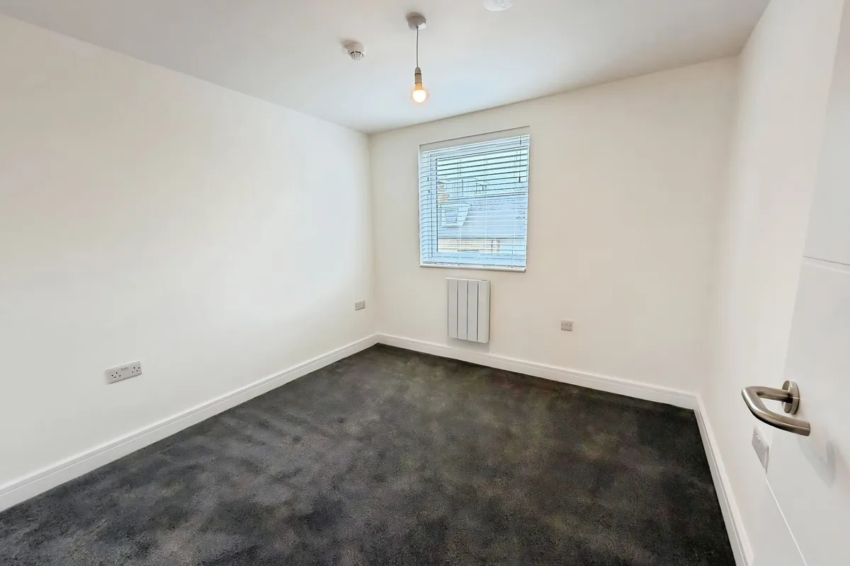 Flat Swain Court in Peterborough