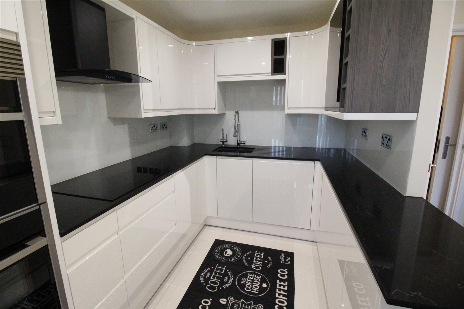 Flat Martlesham Walk in Greater London