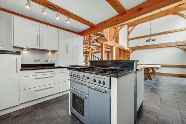 House Frensham Lane in East Hampshire
