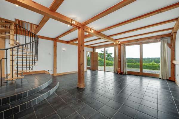 House Frensham Lane in East Hampshire