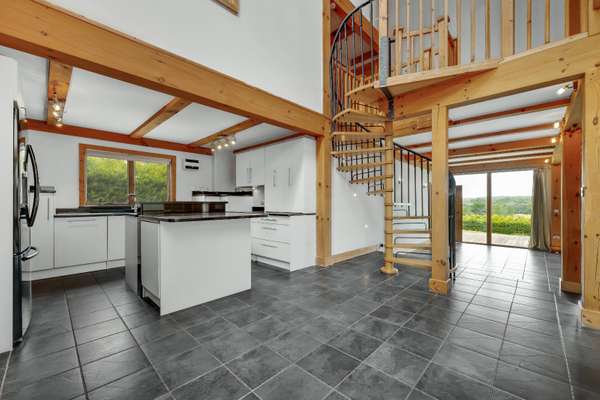 House Frensham Lane in East Hampshire