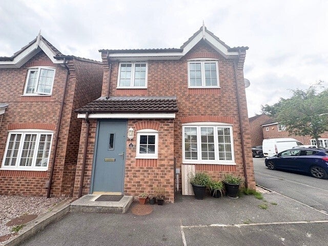 House Dewham Close in Westhoughton