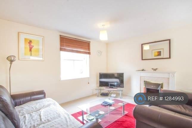 Room Lancelot Road in Bristol