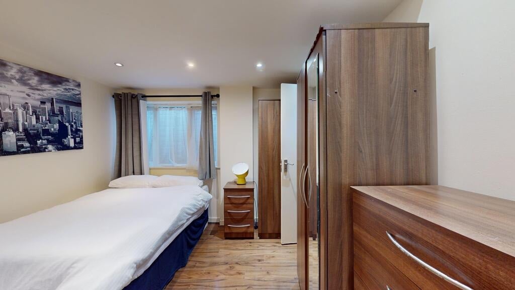 Room Ash Grove in Greater London