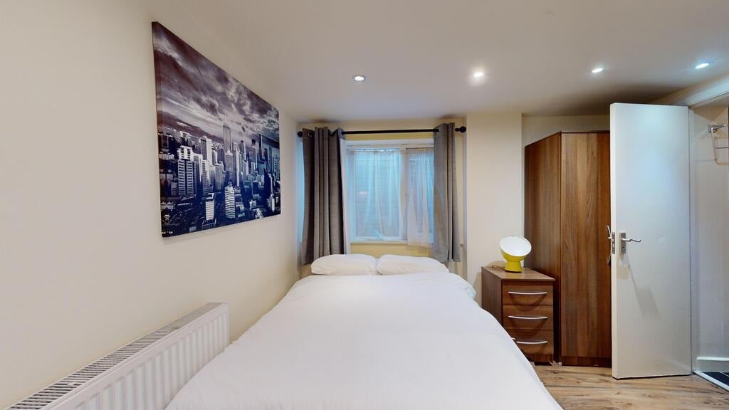 Room Ash Grove in Greater London