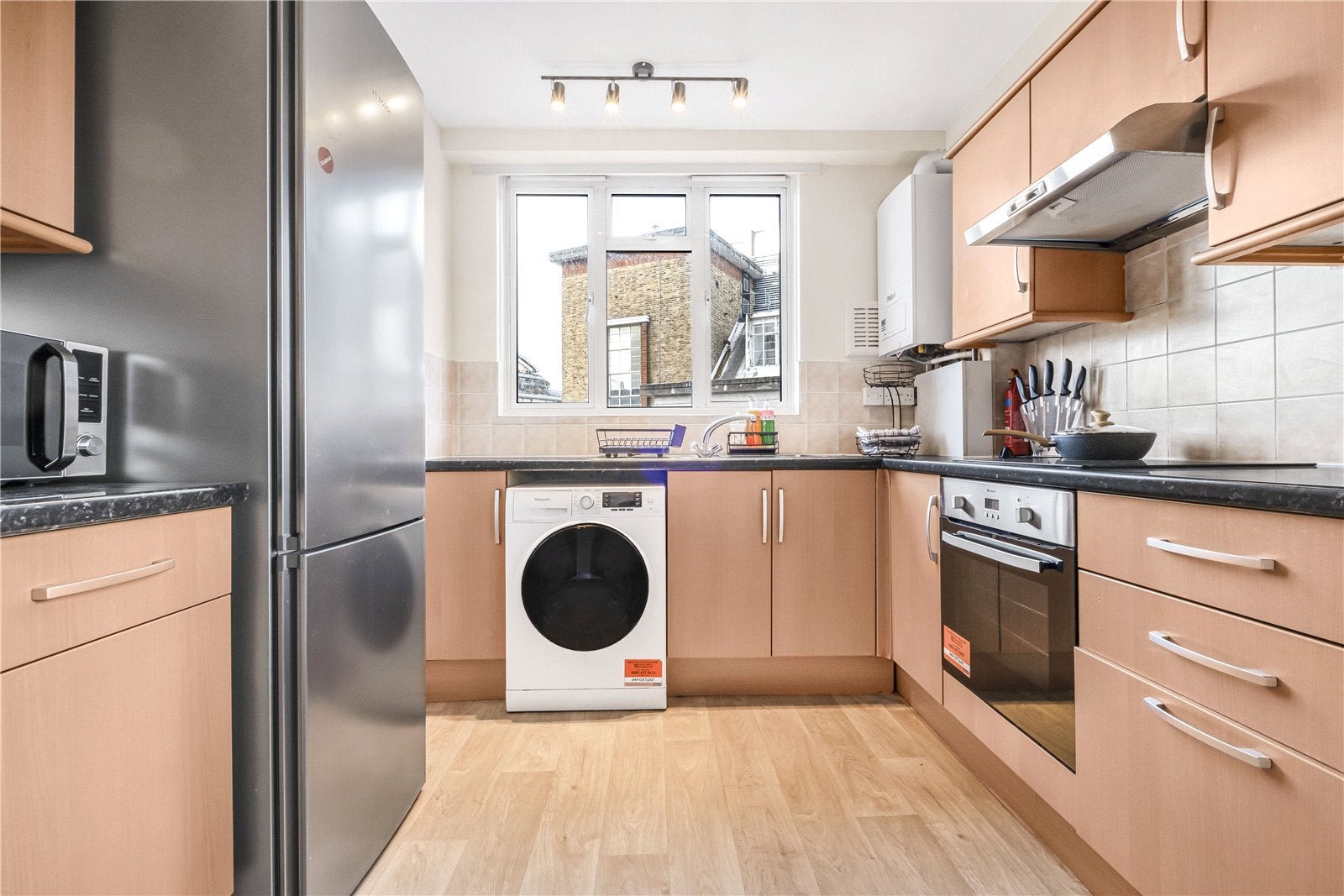 Flat Gee Street in Greater London