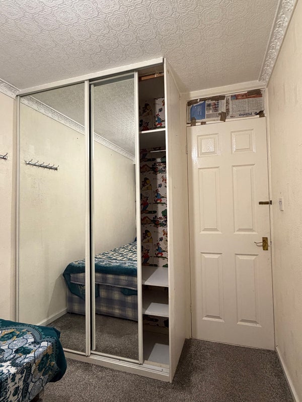 Room Spring Parklands in Brierley Hill