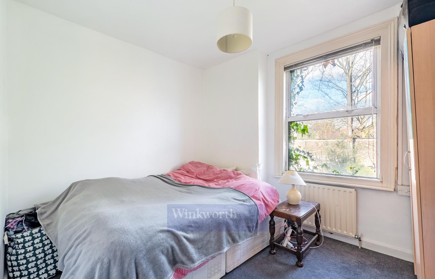 Flat Austral Street in Greater London