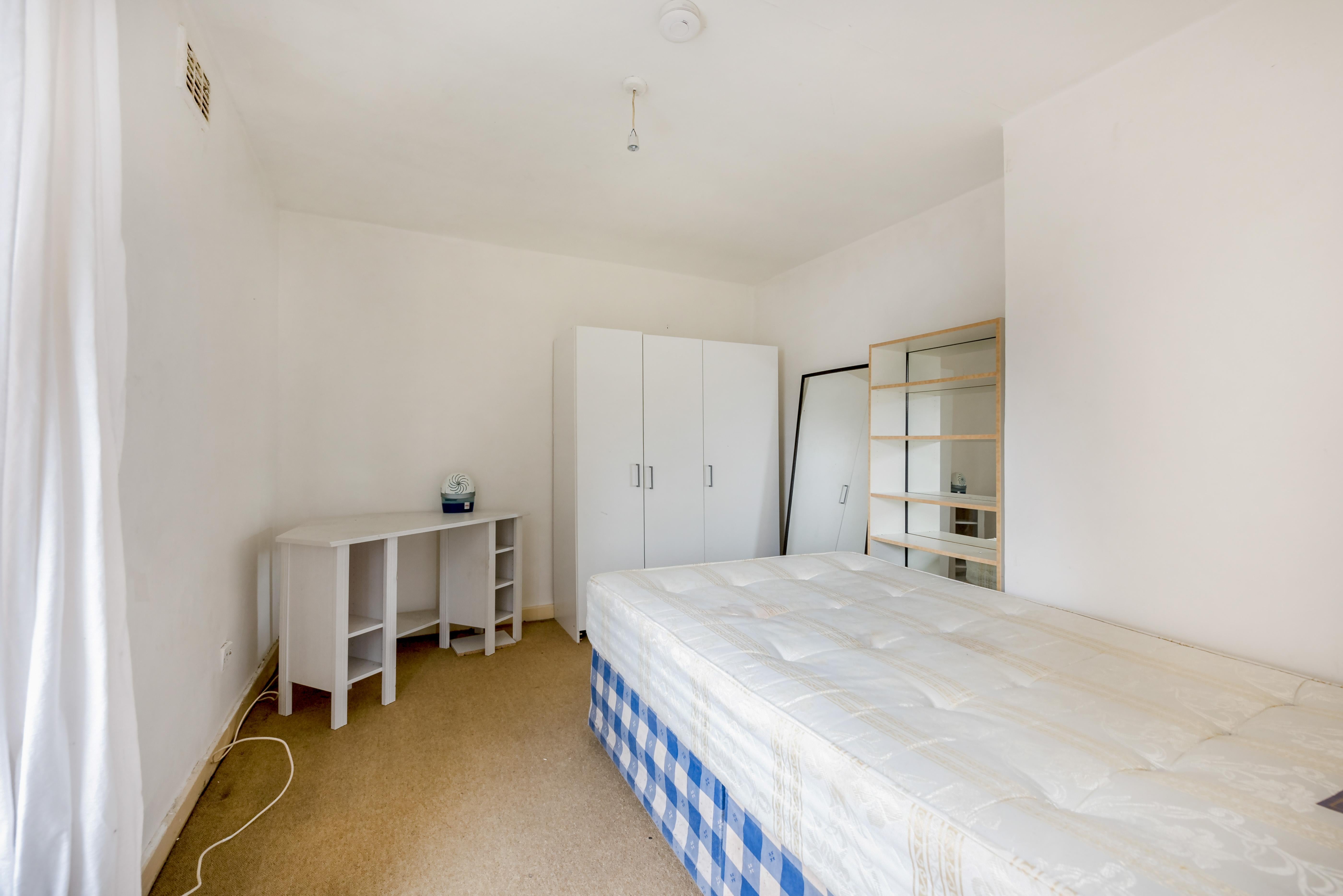 Flat Austral Street in Greater London