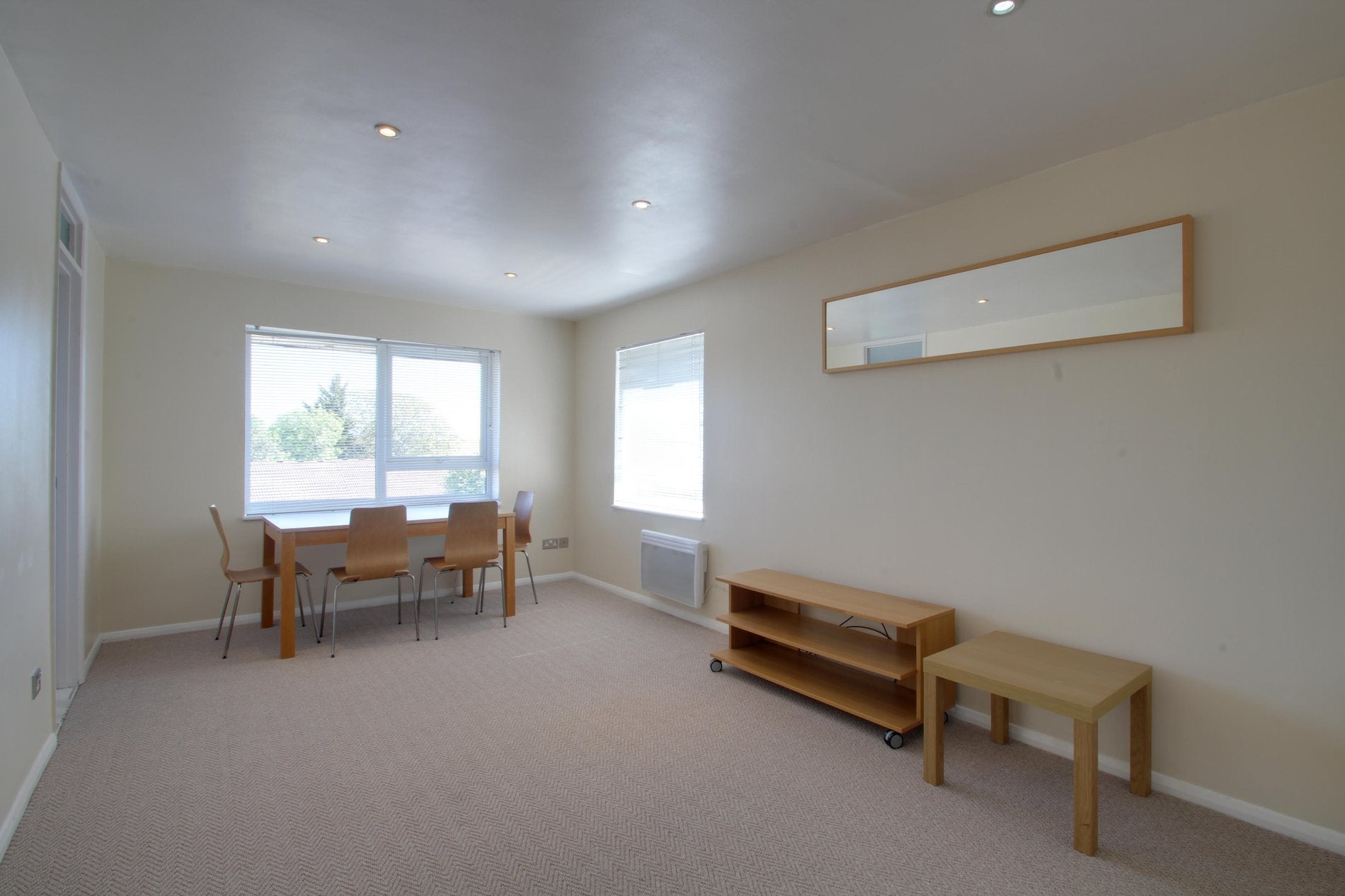 Flat Kimberley Close in Slough