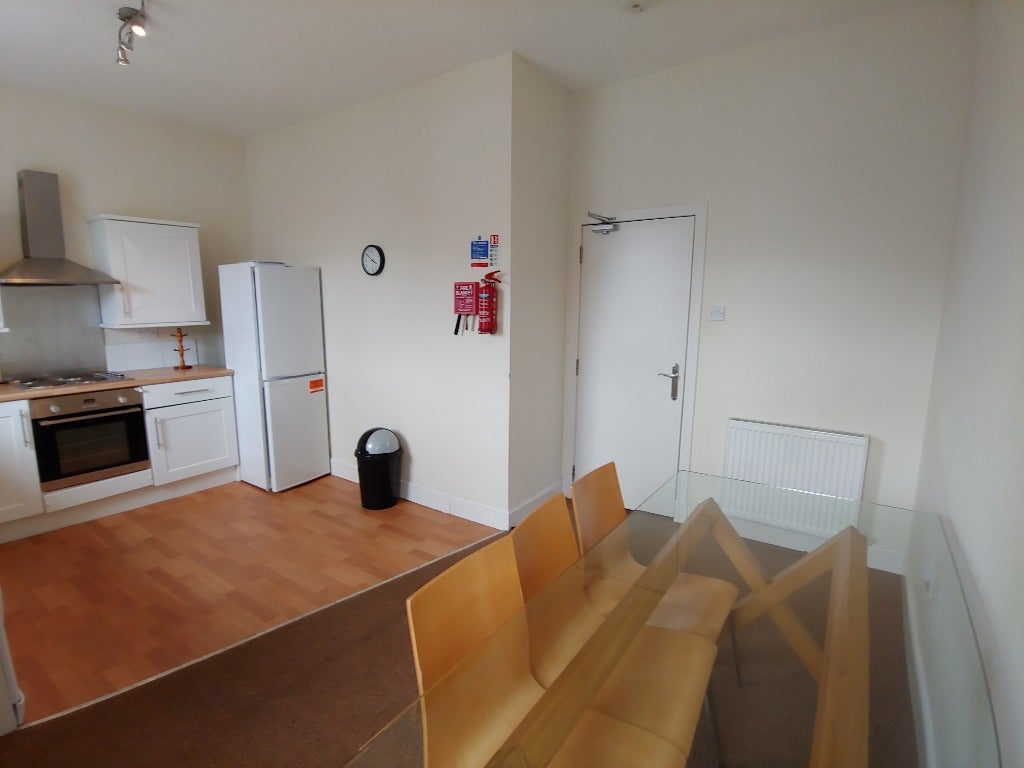 Room Milnbank Road in Dundee
