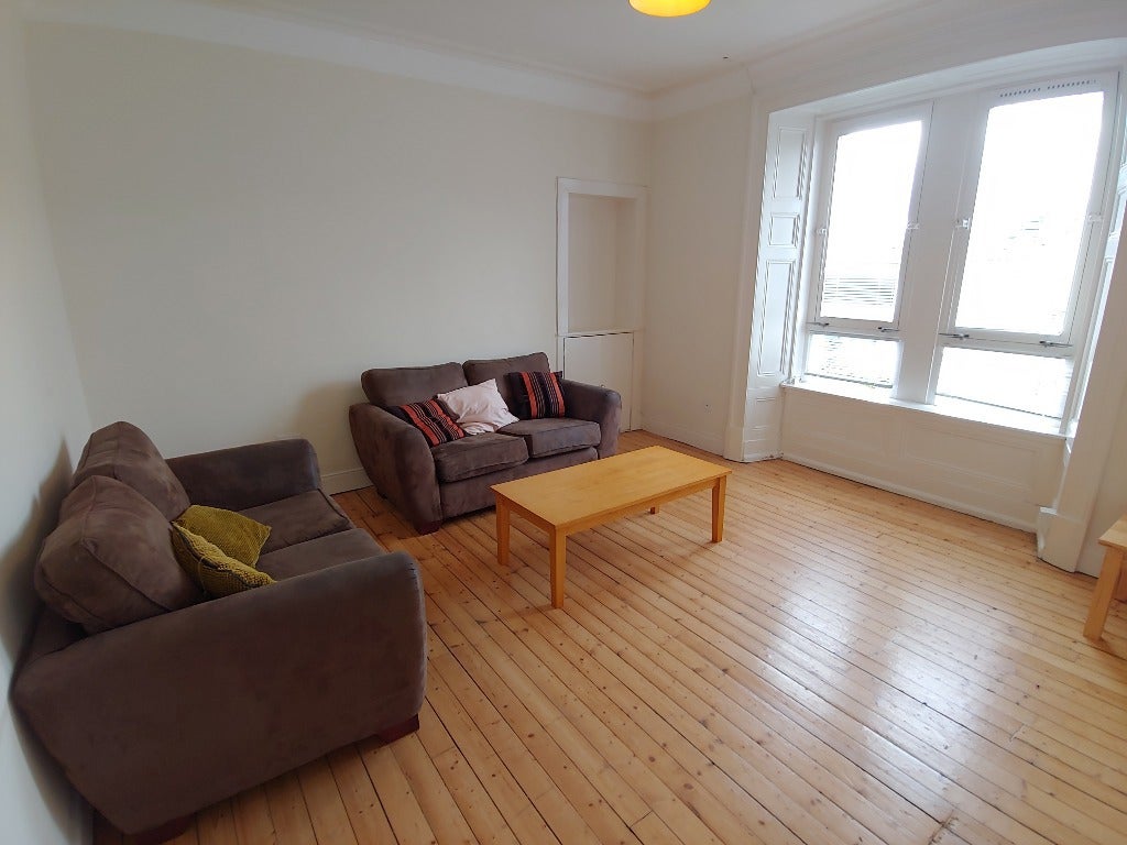Room Milnbank Road in Dundee