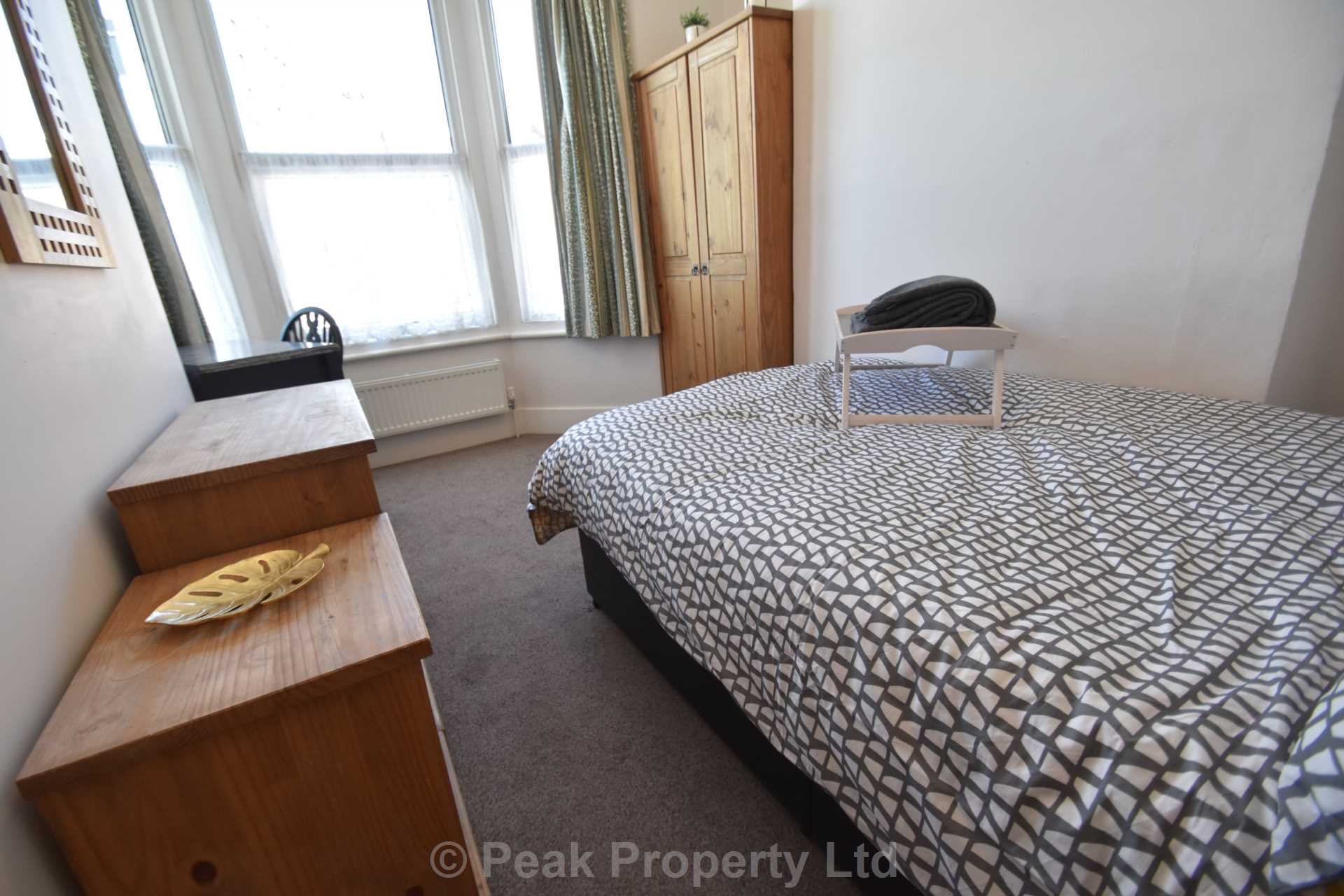 Room Gordon Road in Southend-on-Sea