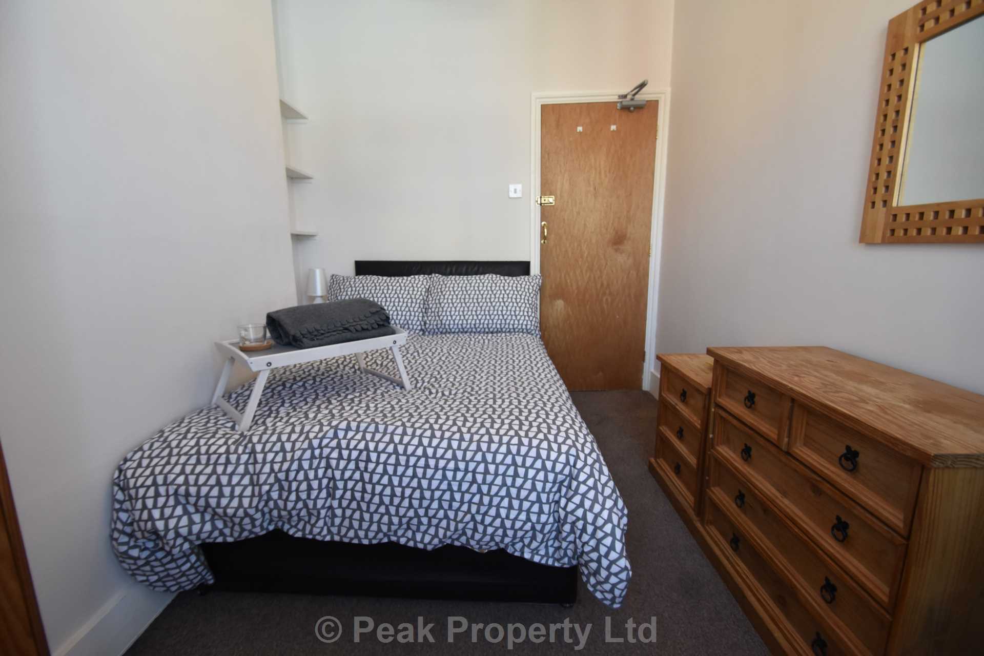 Room Gordon Road in Southend-on-Sea