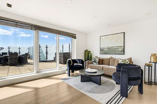 Flat Park Street in Greater London