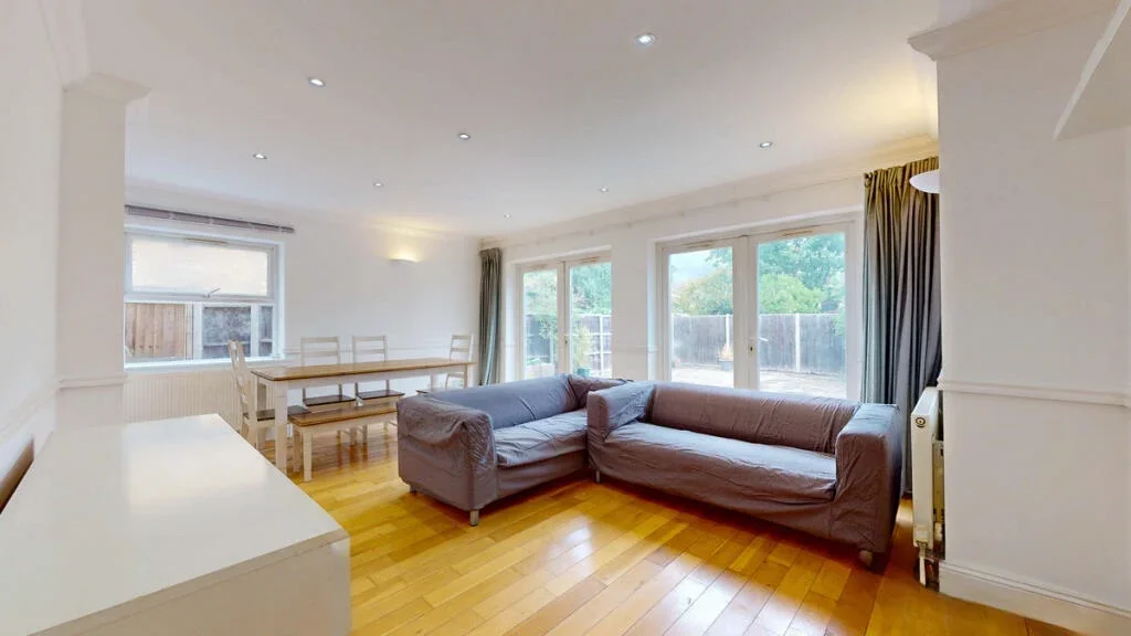Flat Longley Road in Greater London