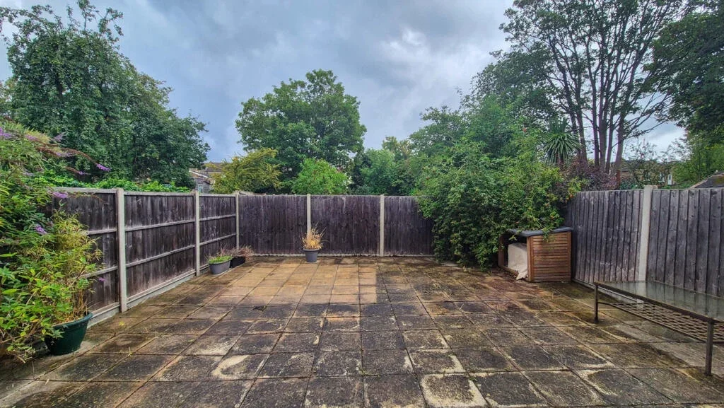 Flat Longley Road in Greater London