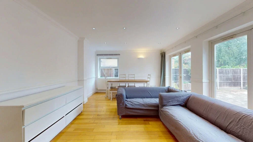 Flat Longley Road in Greater London