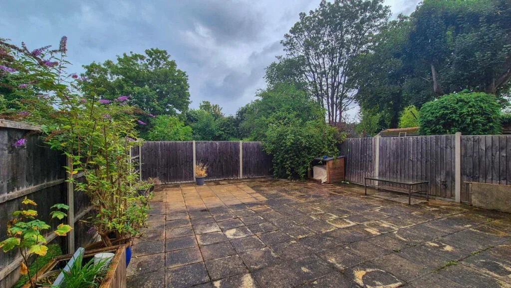 Flat Longley Road in Greater London