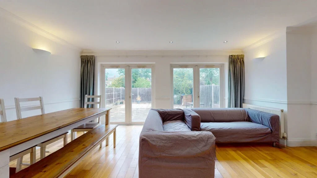 Flat Longley Road in Greater London