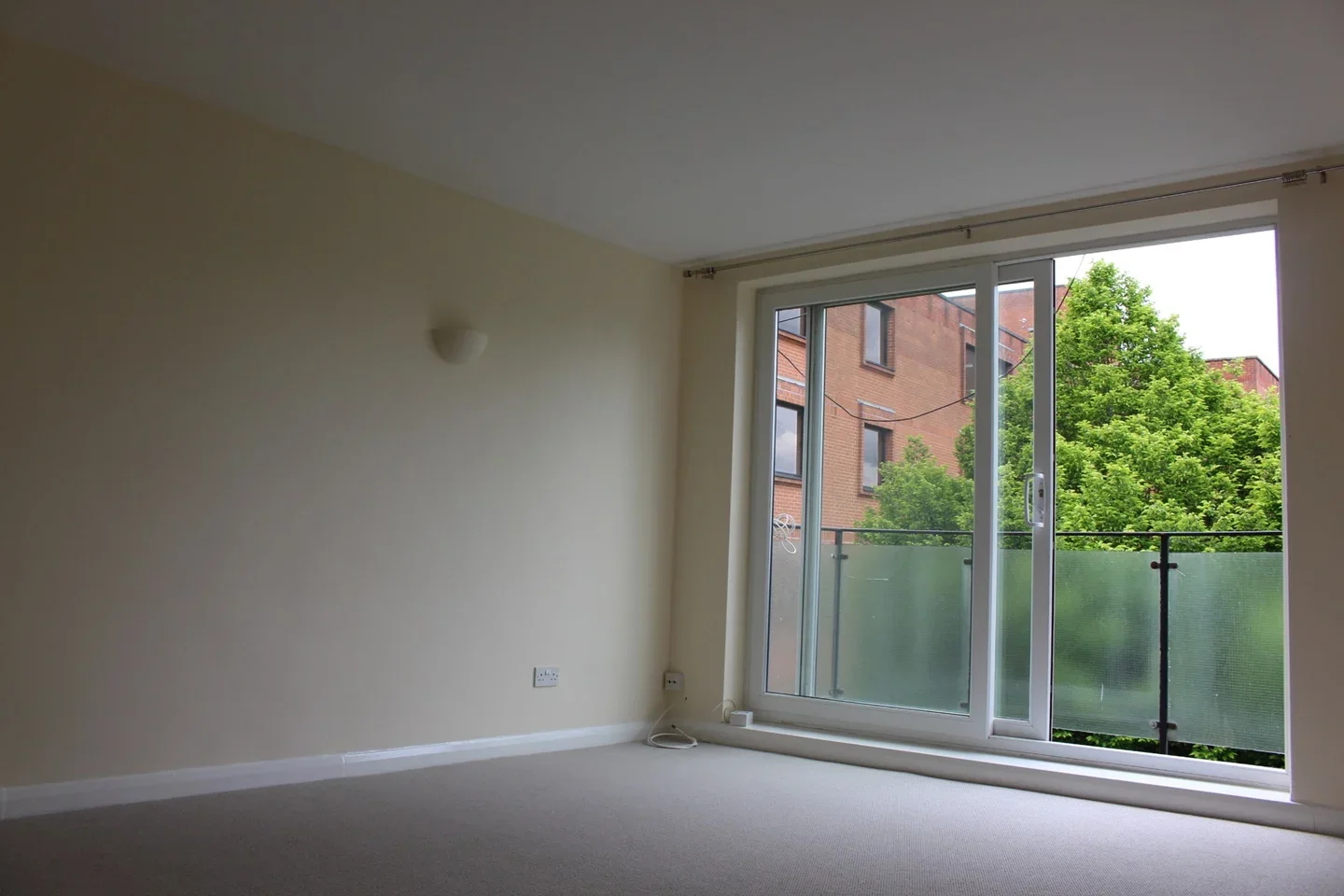 Flat Stafford Road in Greater London