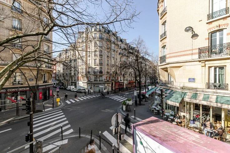 Flat Rue de la Convention in Paris