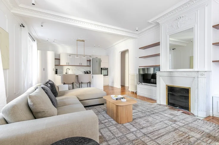 Flat Rue de la Convention in Paris