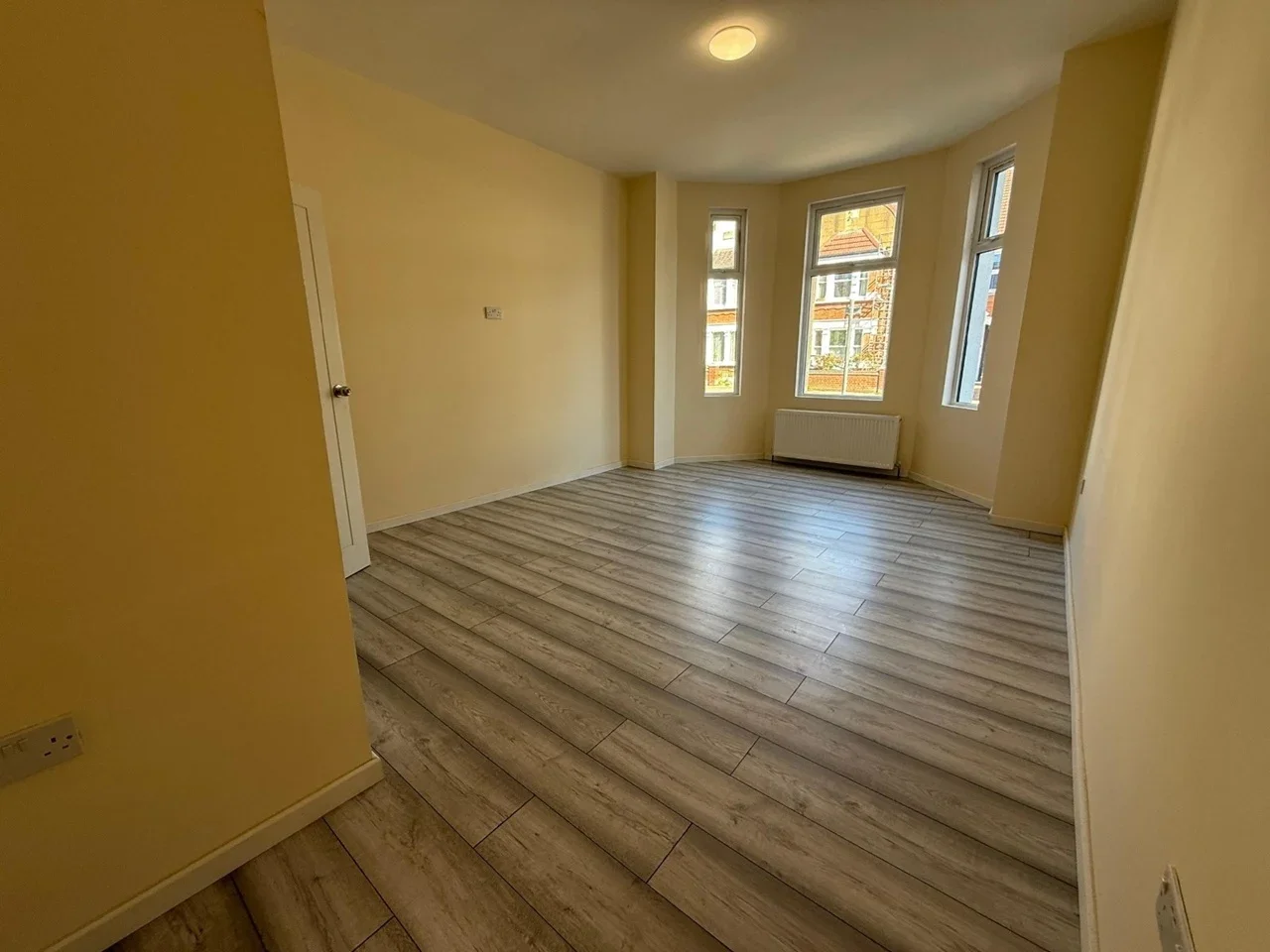 Room Hindes Road in Greater London